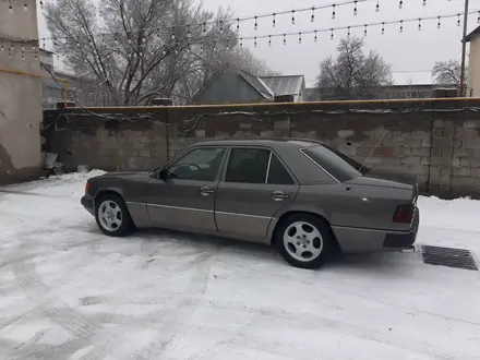 Mercedes-Benz E 230 1991 года за 1 800 000 тг. в Кентау – фото 14