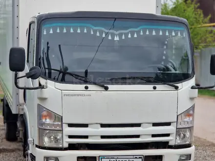 Isuzu 2014 года за 12 700 000 тг. в Алматы