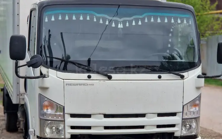 Isuzu 2014 года за 12 700 000 тг. в Алматы