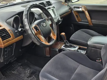 Toyota Land Cruiser Prado 2015 года за 17 500 000 тг. в Алматы – фото 13