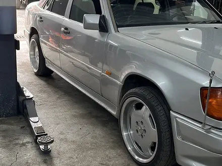 Mercedes-Benz E 320 1992 года за 4 500 000 тг. в Усть-Каменогорск