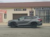 Toyota Highlander 2023 года за 23 500 000 тг. в Актобе – фото 2