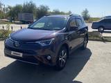 Toyota RAV4 2018 года за 9 200 000 тг. в Уральск – фото 3