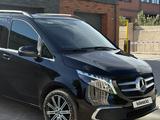 Mercedes-Benz V 300 2023 года за 53 000 000 тг. в Астана – фото 2