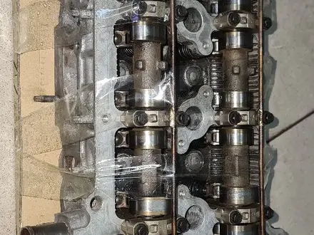 ГБЦ двигателя 2TRFE на Toyota Land Cruiser Prado за 500 000 тг. в Караганда – фото 2