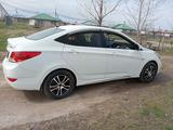 Hyundai Accent 2014 года за 2 700 000 тг. в Усть-Каменогорск – фото 2