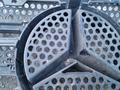 Б/оригинальную решётку радиатора на Mercedes-Benz MLүшін26 000 тг. в Актобе – фото 3