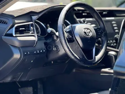Toyota Camry 2019 года за 13 500 000 тг. в Актау – фото 3