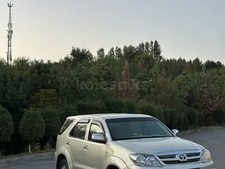 Toyota Fortuner 2007 года за 4 750 000 тг. в Шымкент – фото 2