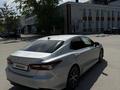 Toyota Camry 2024 года за 20 500 000 тг. в Костанай – фото 2