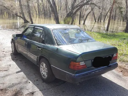 Mercedes-Benz E 260 1991 года за 1 400 000 тг. в Павлодар – фото 4