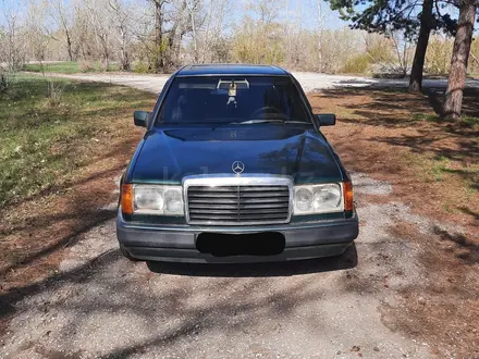 Mercedes-Benz E 260 1991 года за 1 400 000 тг. в Павлодар – фото 5