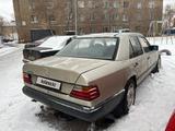 Mercedes-Benz E 260 1988 года за 900 000 тг. в Сарань – фото 4