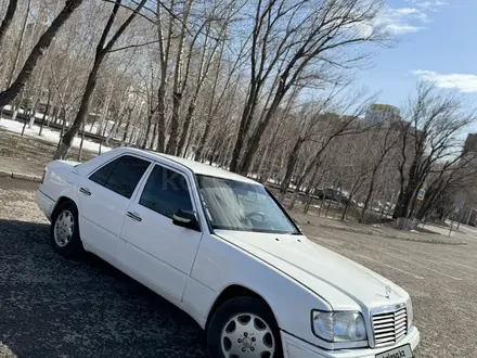 Mercedes-Benz E 230 1992 года за 1 800 000 тг. в Астана – фото 2