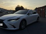 Lexus ES 350 2022 годаүшін25 500 000 тг. в Алматы – фото 4