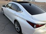 Lexus ES 350 2022 годаүшін25 500 000 тг. в Алматы – фото 2