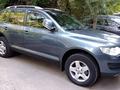 Volkswagen Touareg 2008 годаүшін7 500 000 тг. в Алматы