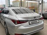 Lexus ES 250 2020 года за 19 000 000 тг. в Астана – фото 2