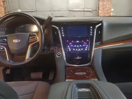 Cadillac Escalade 2019 года за 33 000 000 тг. в Шымкент – фото 6