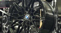 Разно-широкие диски R18 5x112 BMW G-Серий за 262 000 тг. в Астана – фото 4