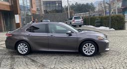 Toyota Camry 2019 года за 11 600 000 тг. в Алматы – фото 3