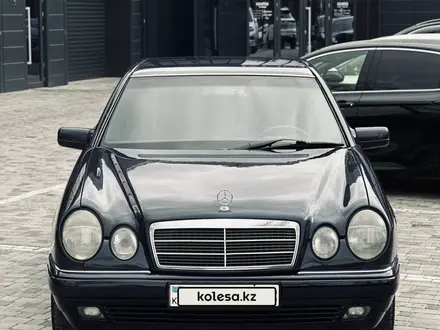 Mercedes-Benz E 280 1998 года за 4 100 000 тг. в Шымкент