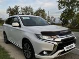 Mitsubishi Outlander 2022 годаfor11 200 000 тг. в Уральск – фото 2