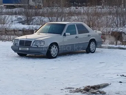 Mercedes-Benz E 280 1993 года за 4 000 000 тг. в Усть-Каменогорск – фото 2