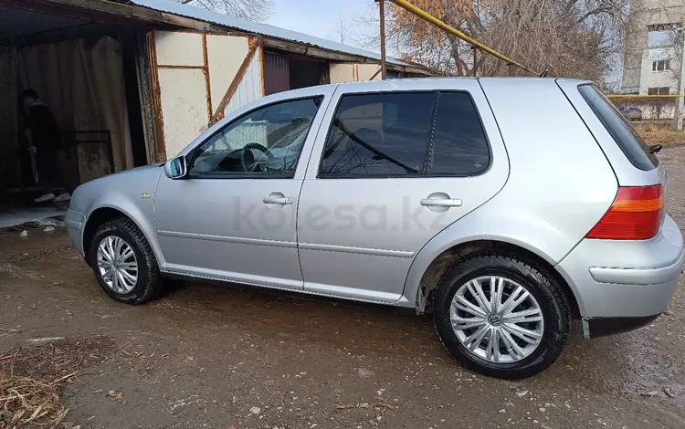 Volkswagen Golf 2001 годаfor2 000 000 тг. в Актобе