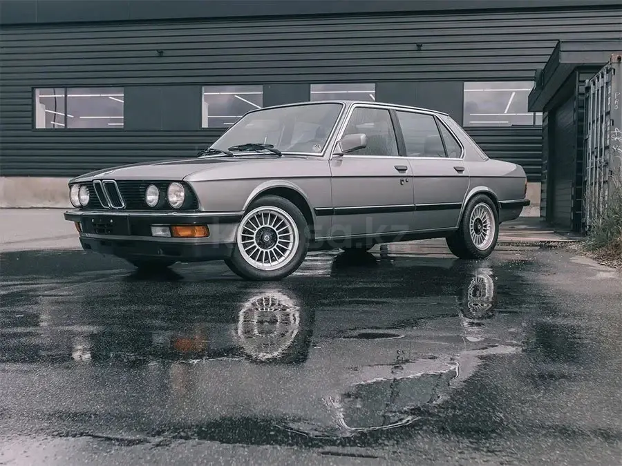 BMW 5 Series, 1983