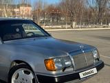 Mercedes-Benz E 220 1993 года за 2 700 000 тг. в Кызылорда – фото 2