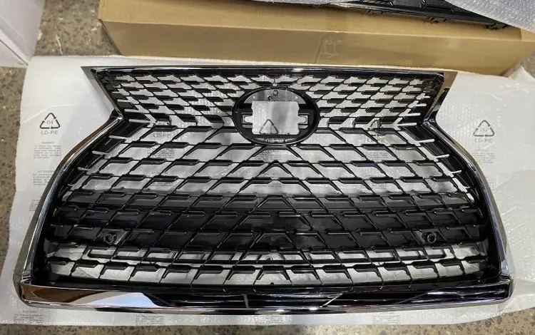 Решетка радиатора РХ350 за 45 000 тг. в Алматы