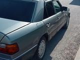 Mercedes-Benz E 260 1991 года за 1 300 000 тг. в Шымкент – фото 2