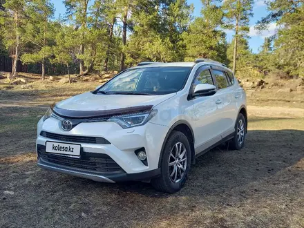 Toyota RAV4 2018 года за 13 500 000 тг. в Караганда – фото 2