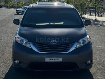 Toyota Sienna 2015 года за 9 000 000 тг. в Атырау