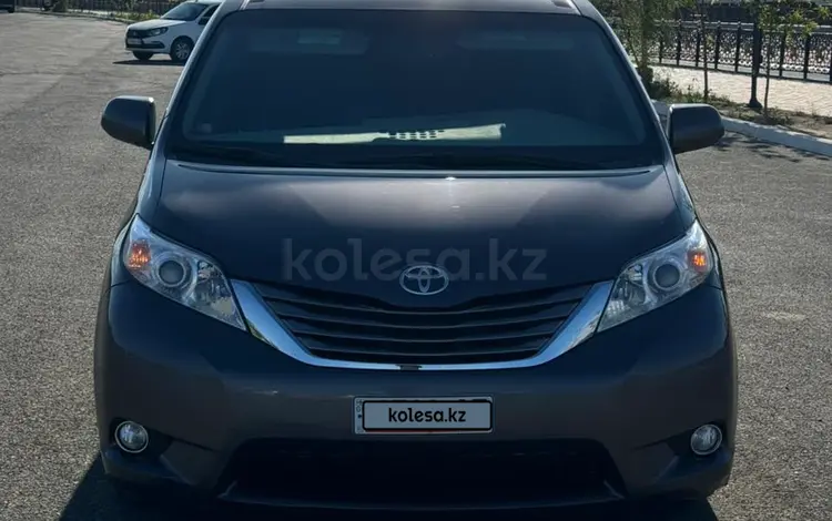 Toyota Sienna 2015 года за 9 000 000 тг. в Атырау