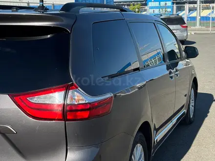 Toyota Sienna 2015 года за 9 000 000 тг. в Атырау – фото 5
