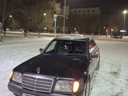 Mercedes-Benz E 220 1995 года за 1 100 000 тг. в Караганда – фото 2