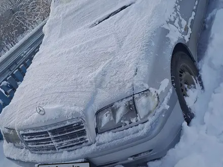 Mercedes-Benz C 200 1997 года за 2 500 000 тг. в Астана