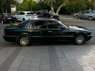 BMW 728