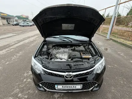 Toyota Camry 2015 года за 8 900 000 тг. в Алматы – фото 17