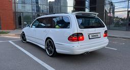 Mercedes-Benz E 55 AMG 2001 годаүшін12 000 000 тг. в Астана