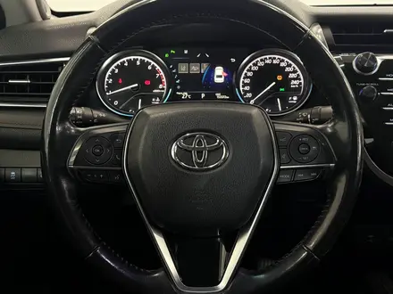 Toyota Camry Luxe 2018 года за 12 900 000 тг. в Астана – фото 14