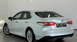 Toyota Camry Luxe 2018 годаүшін12 900 000 тг. в Астана – фото 2