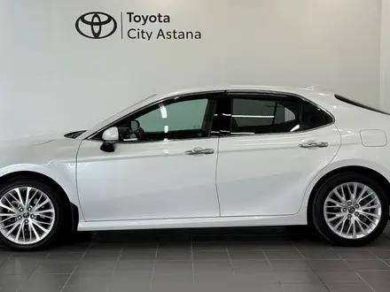 Toyota Camry Luxe 2018 года за 12 900 000 тг. в Астана – фото 3