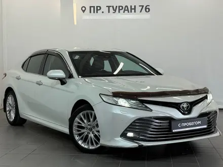 Toyota Camry Luxe 2018 года за 12 900 000 тг. в Астана – фото 20