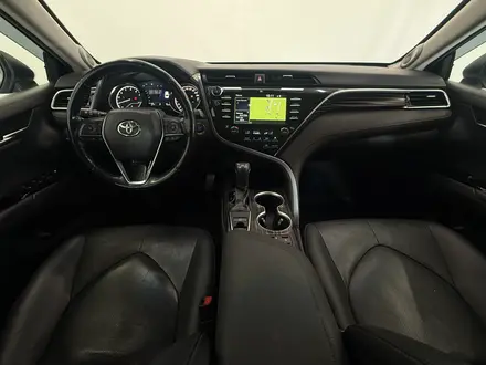 Toyota Camry Luxe 2018 года за 12 900 000 тг. в Астана – фото 8