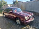 Mercedes-Benz E 200 1997 года за 2 500 000 тг. в Костанай
