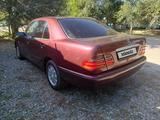 Mercedes-Benz E 200 1997 года за 2 500 000 тг. в Костанай – фото 3
