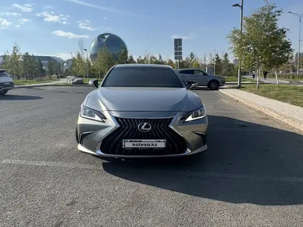 Lexus ES 250 2022 года за 21 900 000 тг. в Астана – фото 3